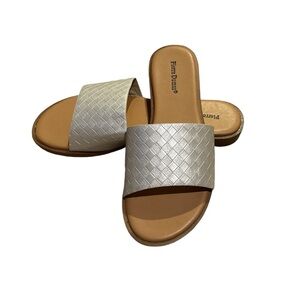 Pierre Dumas Slide Sandals NWOT